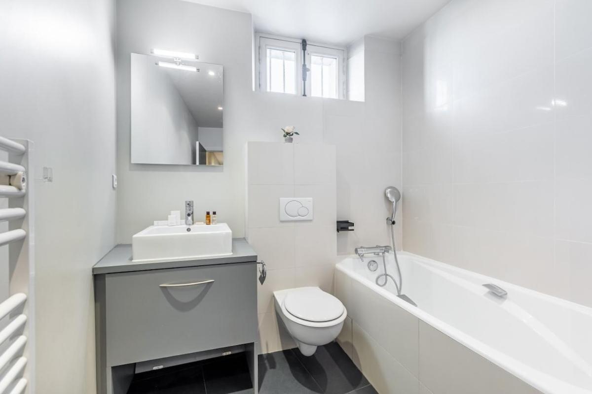 Amazing 3bedrooms Champs Elysees Ac Appartement Parijs